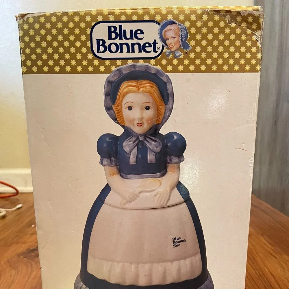 New With Box Vintage Blue Bonnet Ceramic Cookie Jar #92001